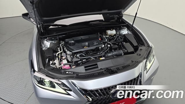 Lexus ES 2021