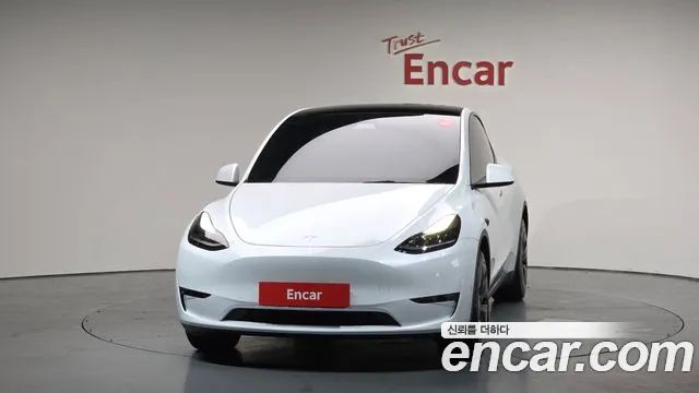 Tesla Model Y 2024