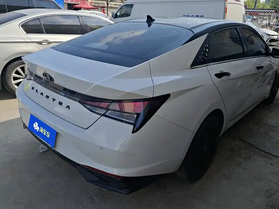 Hyundai Elantra 2023