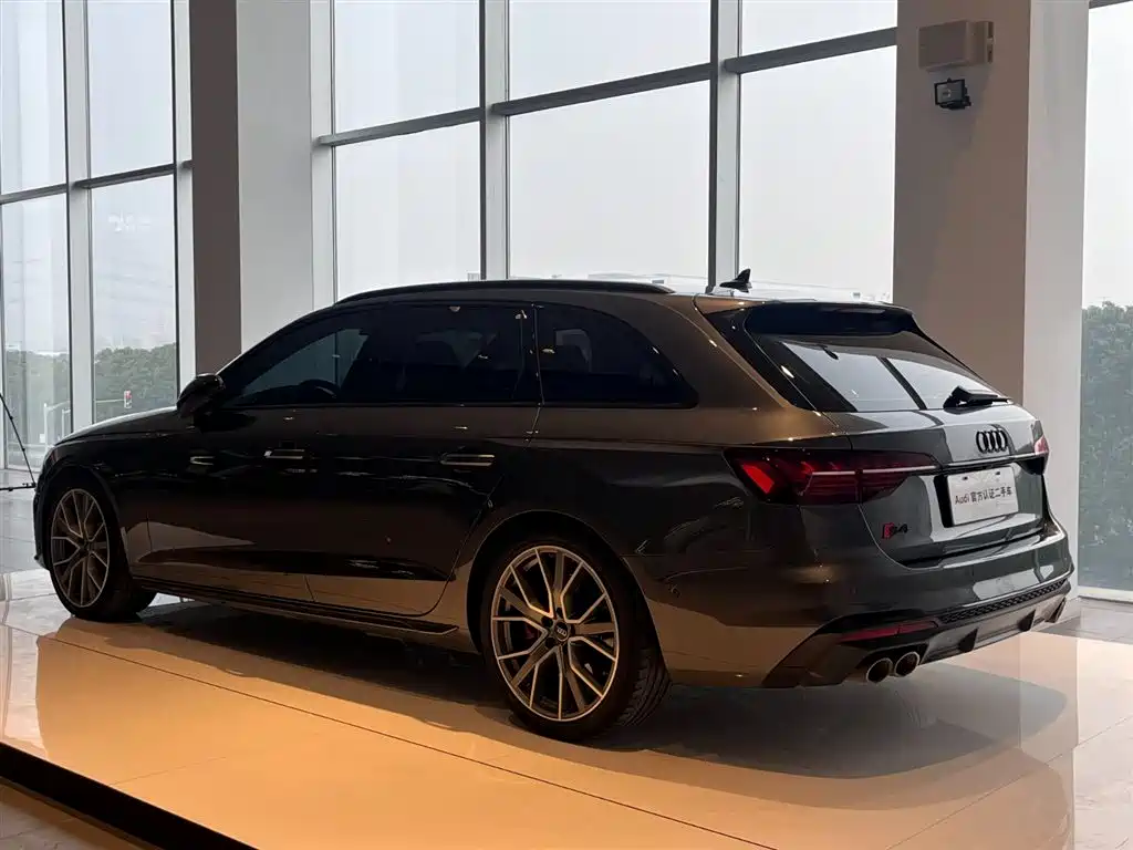 Audi S4 2023
