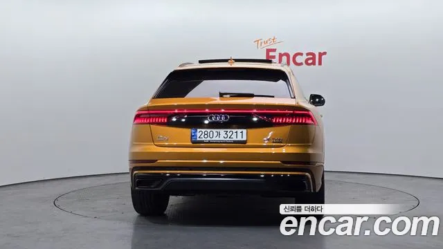Audi Q8 2021