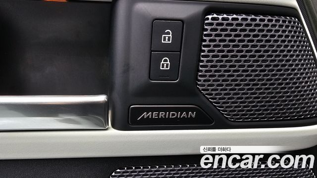 Land Rover Defender 2022