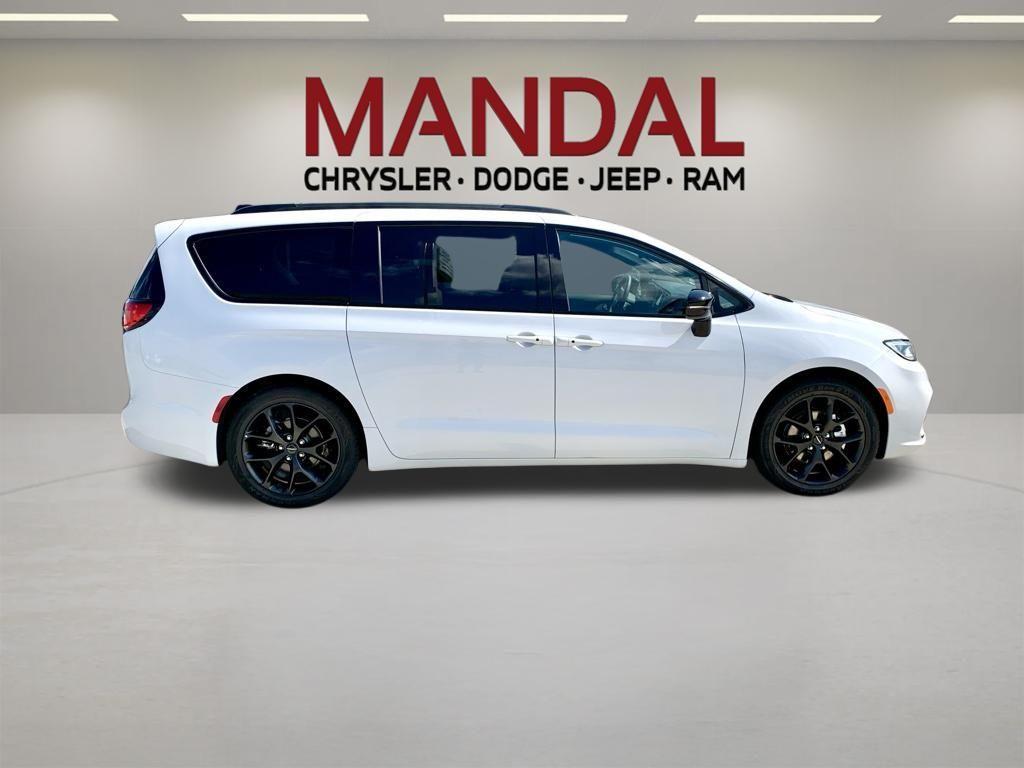 Chrysler Pacifica 2025