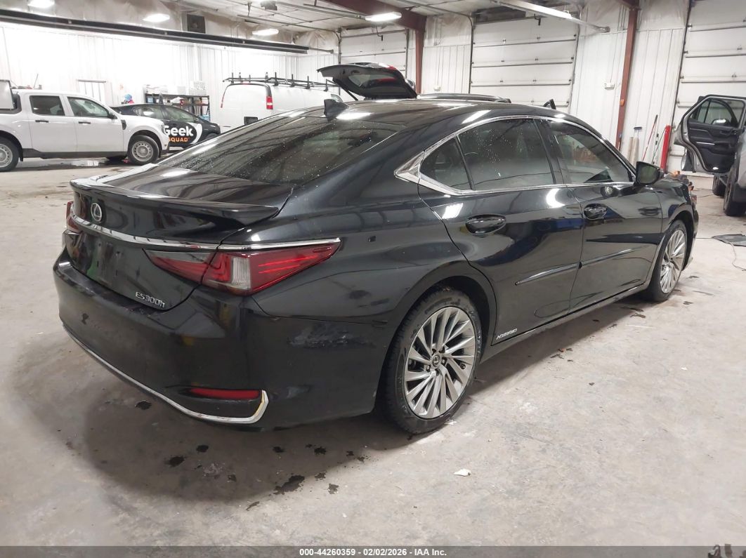 Lexus ES 2021