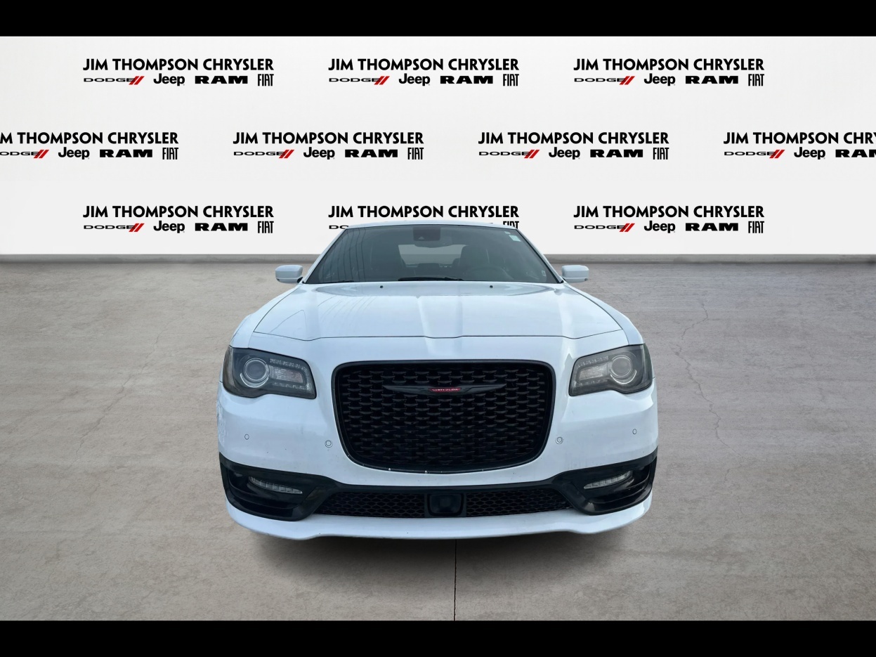 Chrysler 300 2023