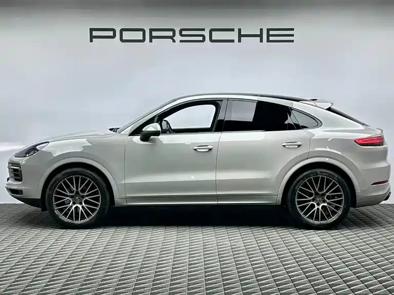 Porsche Cayenne 2022
