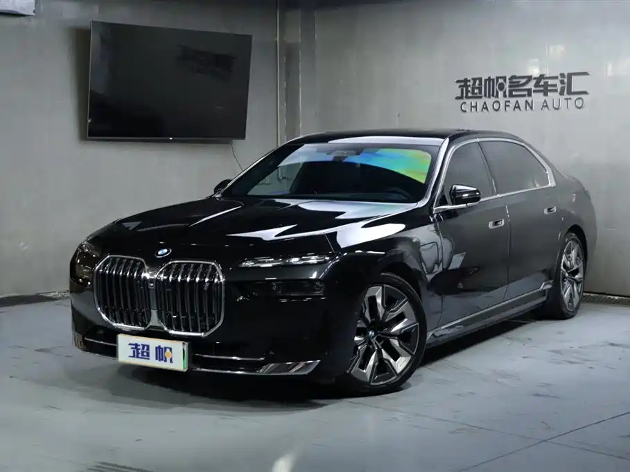 BMW i7 2024
