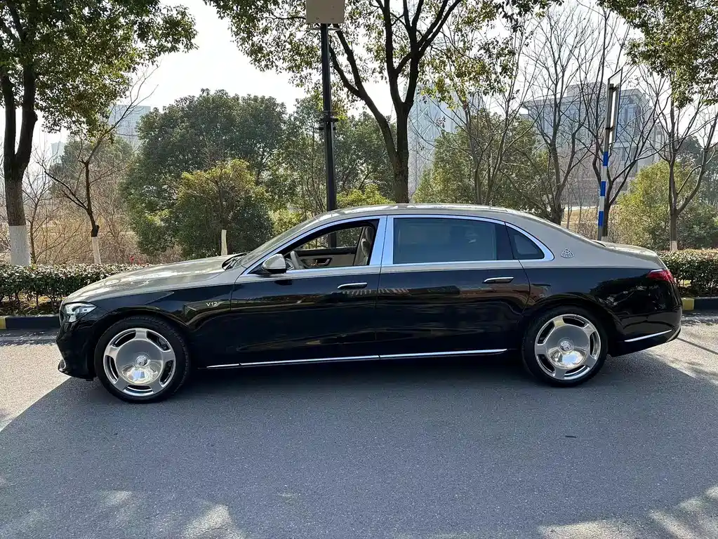 Mercedes-Benz Maybach S-Класс 2023