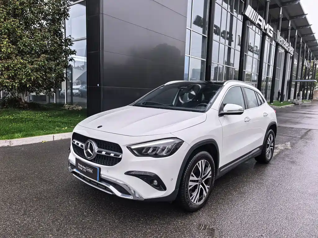 Mercedes-Benz GLA 2024