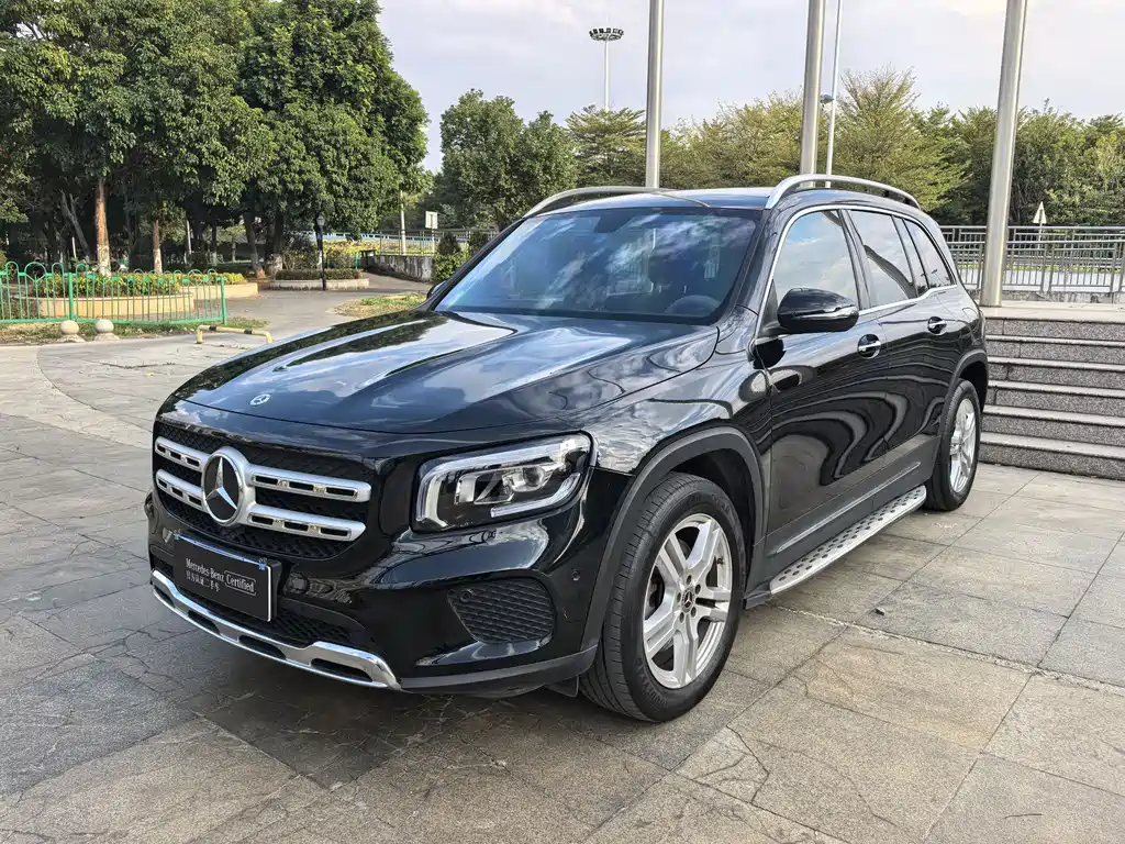 Mercedes-Benz GLB 2023