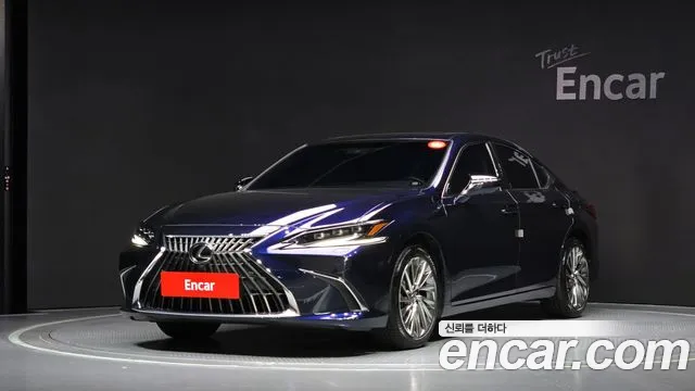 Lexus ES 2024