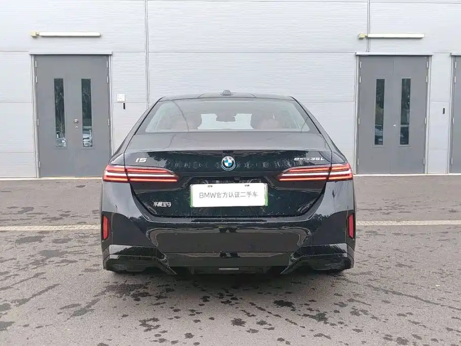 BMW i5 2025