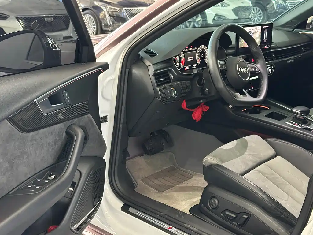 Audi A4 2023