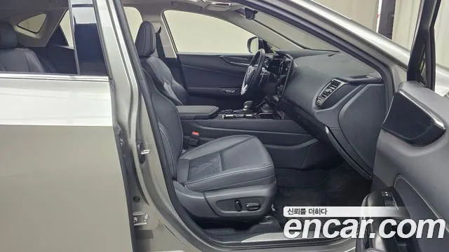 Lexus NX 2024