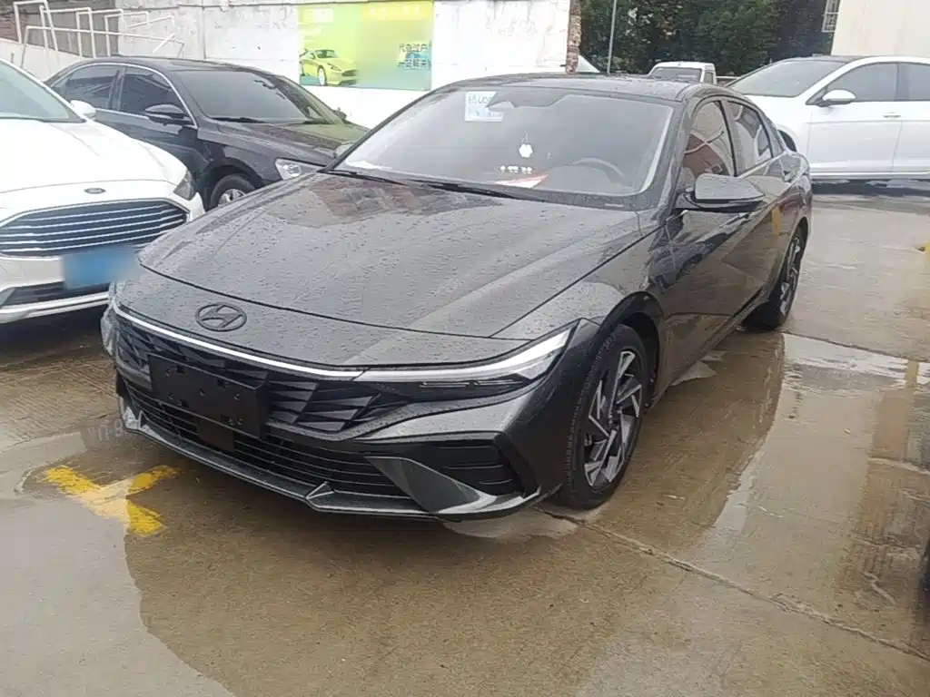 Hyundai Elantra 2023