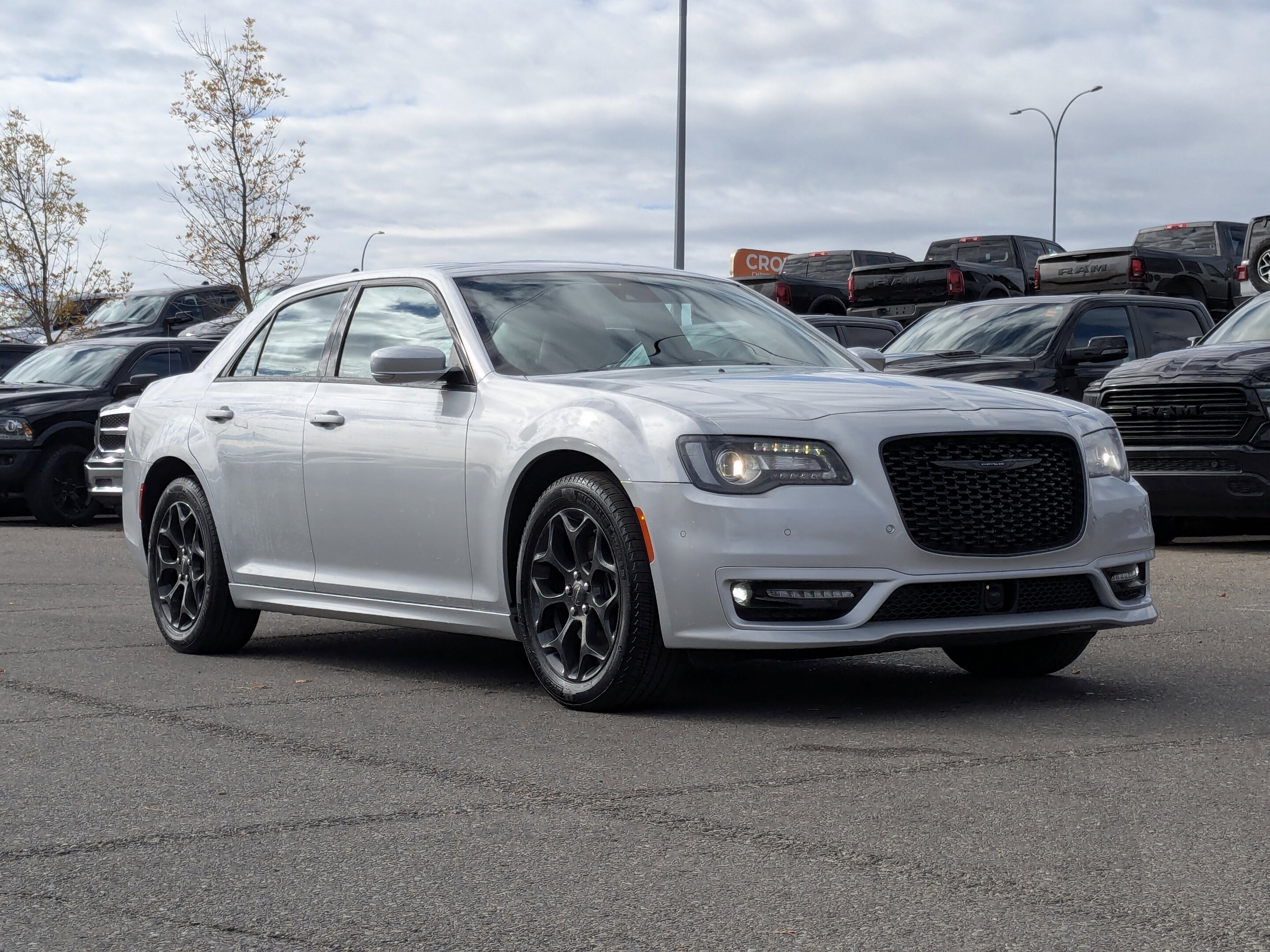 Chrysler 300 2023