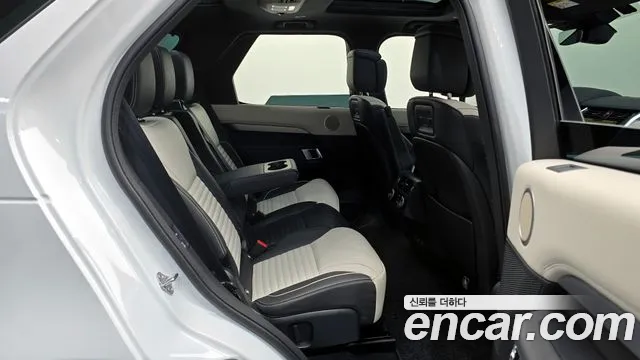 Land Rover Discovery 2024