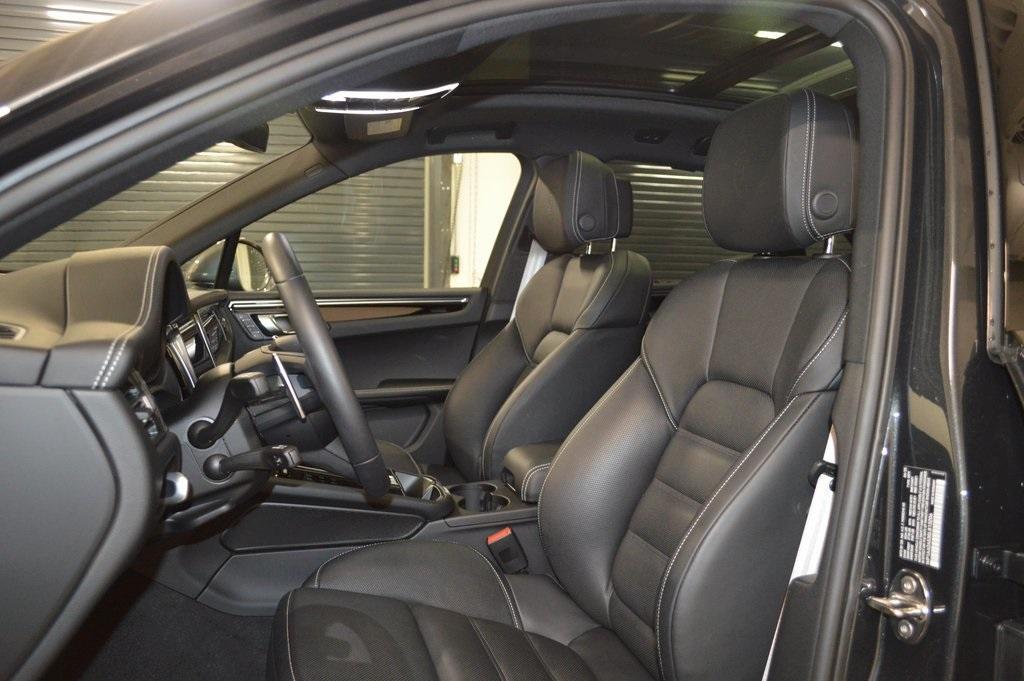 Porsche Macan 2025
