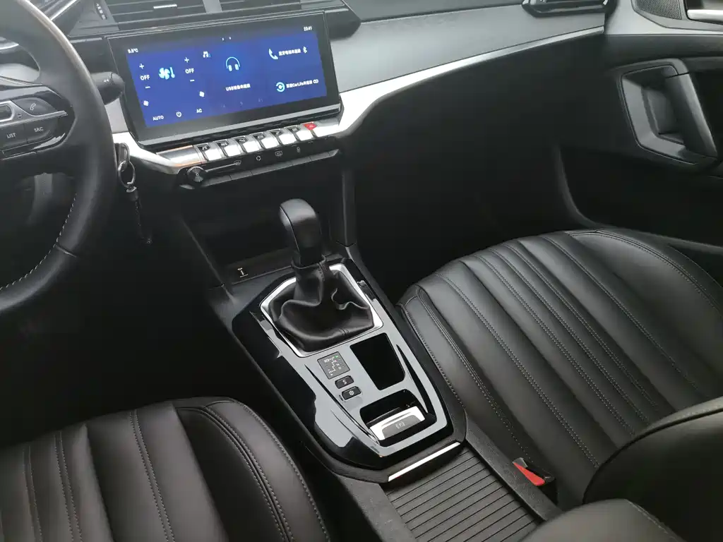 Peugeot 408 2022