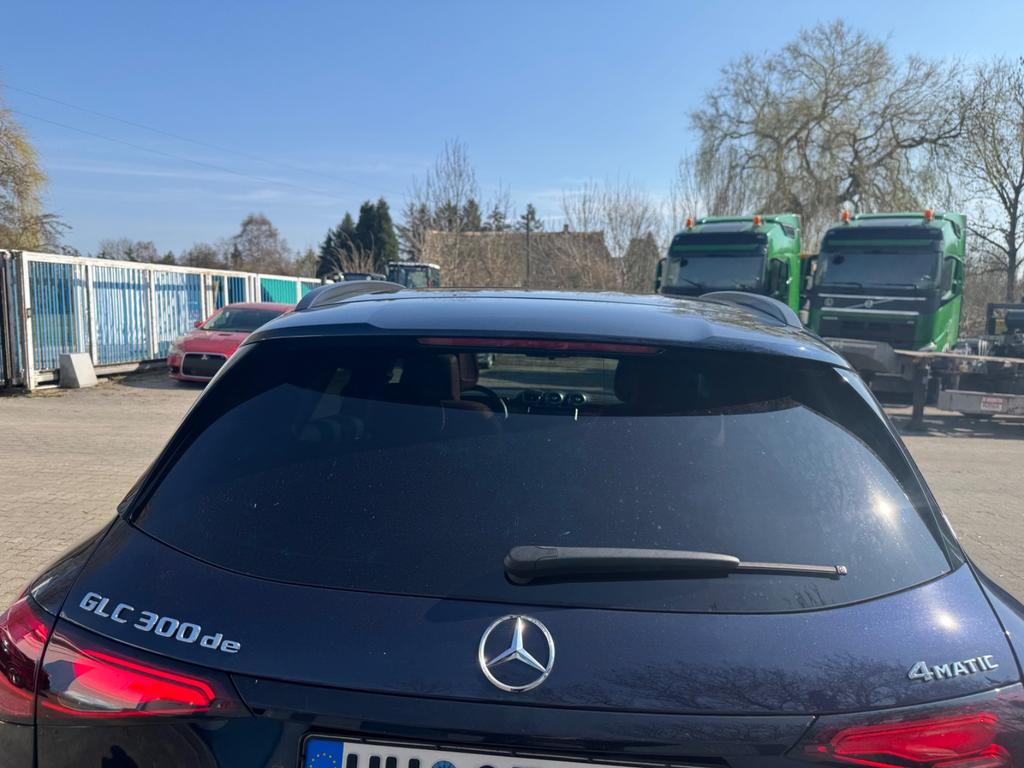 Mercedes-Benz GLC 300 2023