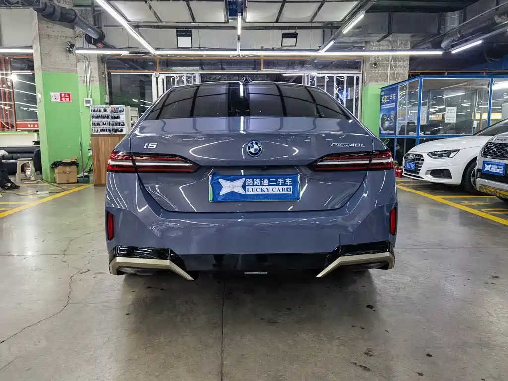 BMW i5 2024