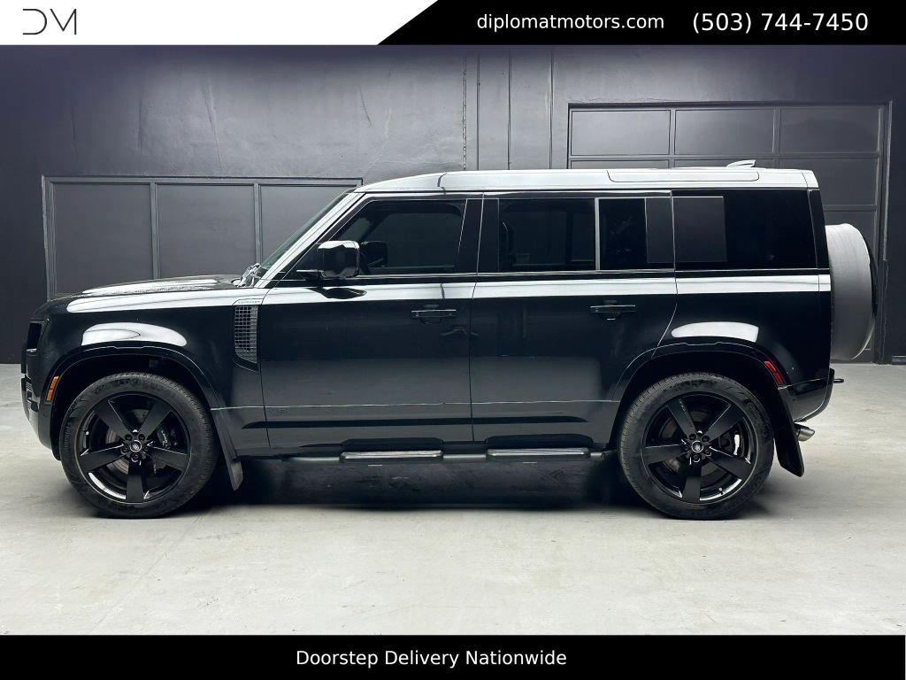 Land Rover Defender 2025