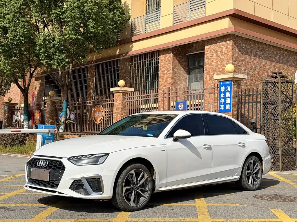 Audi A4 2022