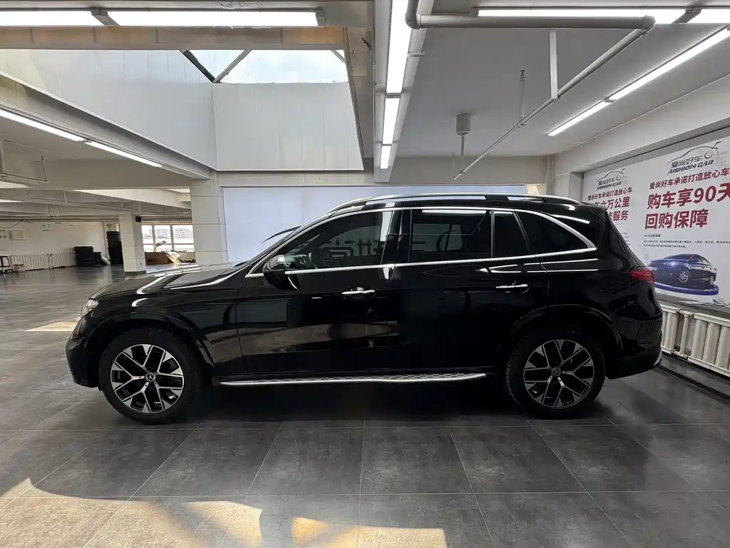 Mercedes-Benz GLC 2023