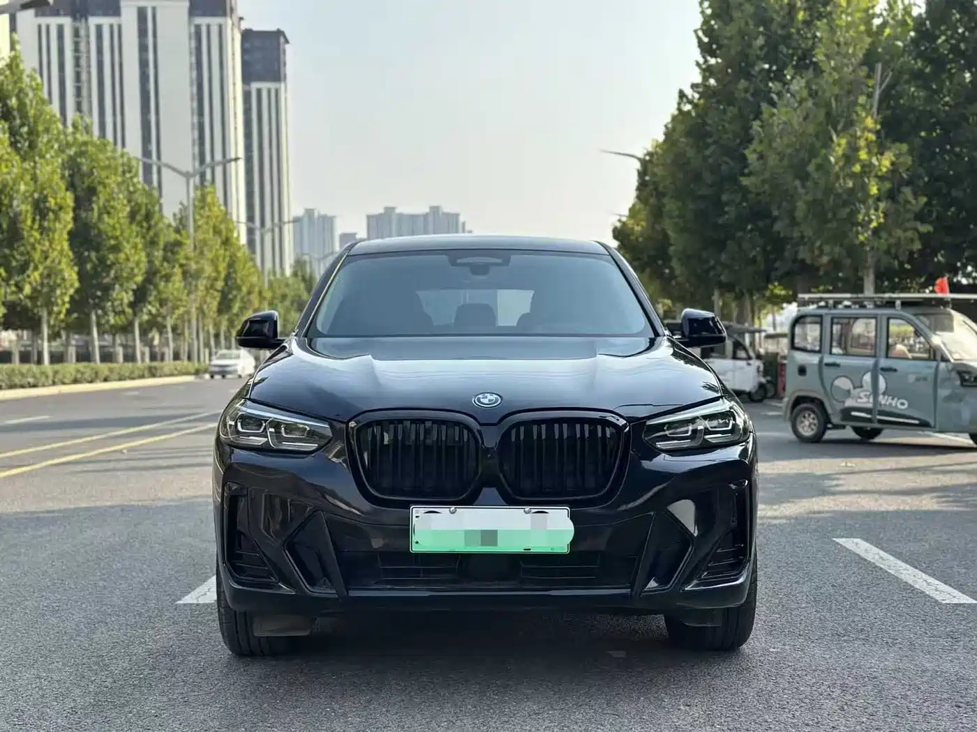 BMW iX3 2025