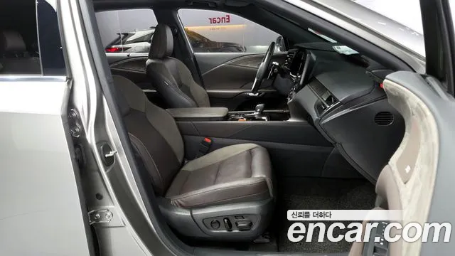 Lexus RX 2023