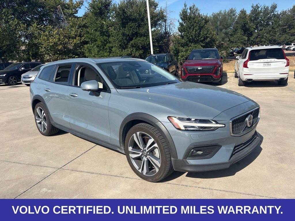 Volvo V60 Cross Country 2024