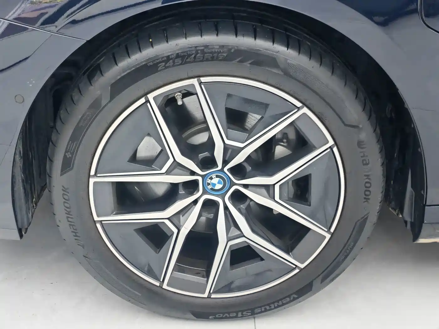 BMW i5 2025