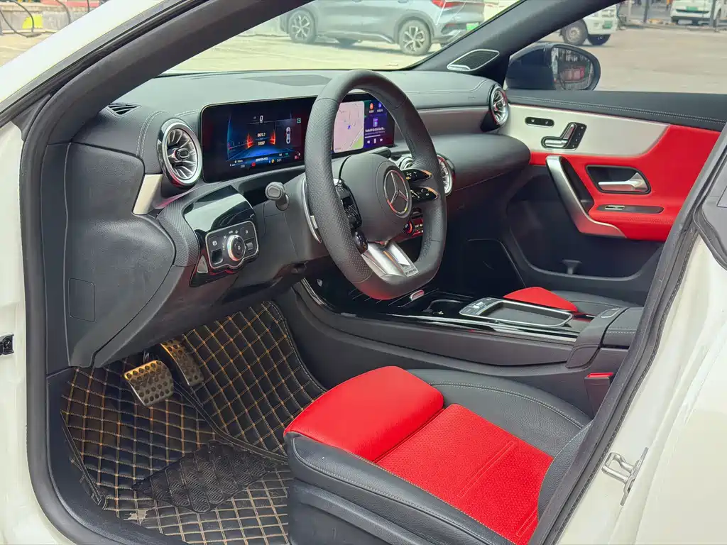 Mercedes-Benz CLA AMG 2024