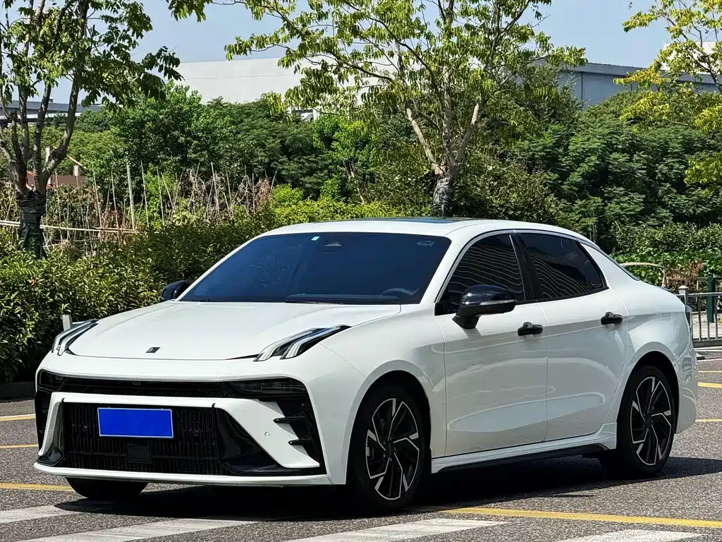 Lynk & Co 03 2022