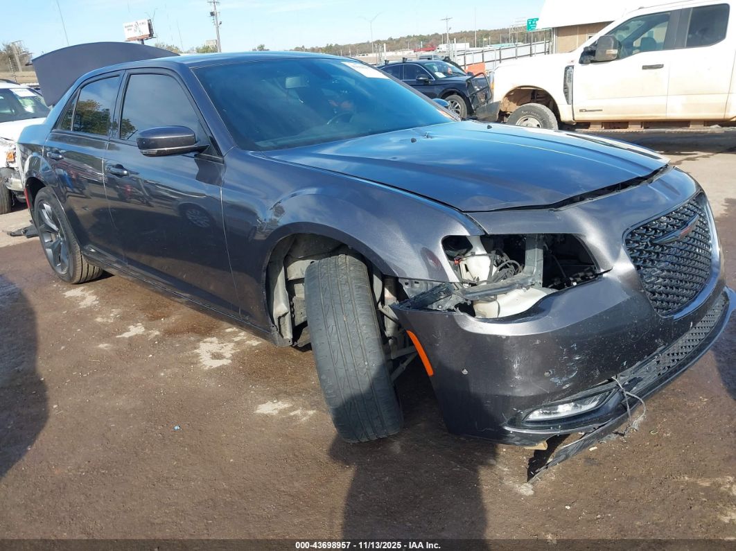 Chrysler 300 2022