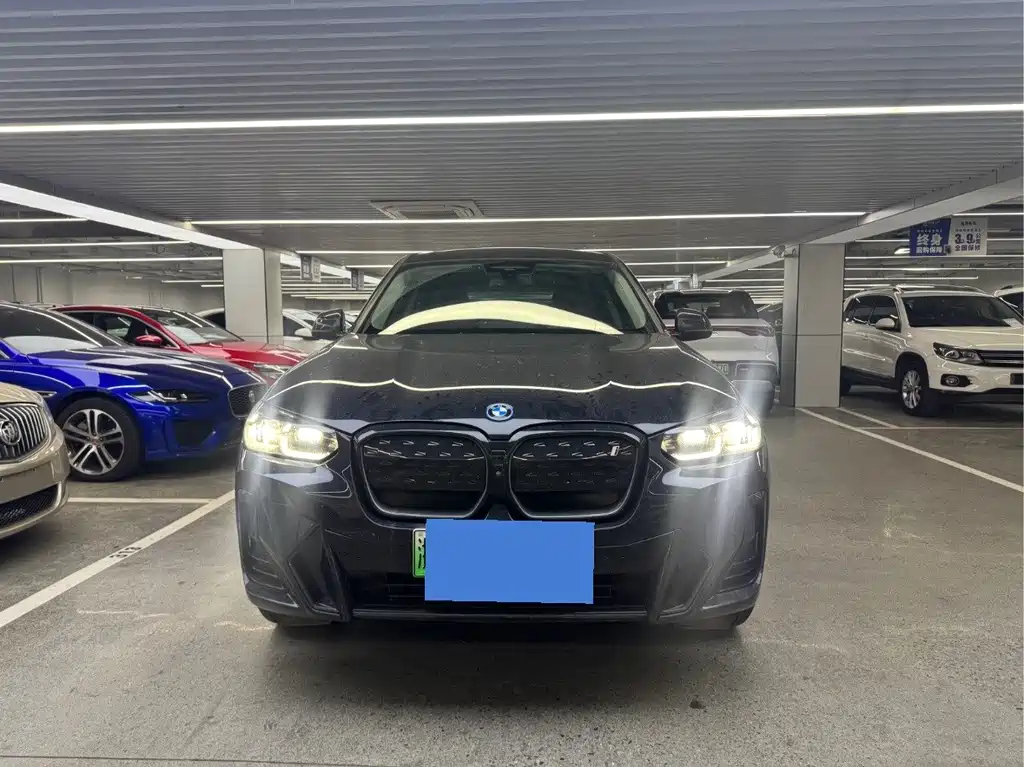 BMW iX3 2023
