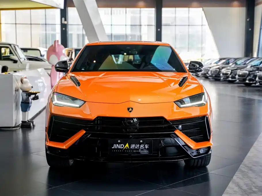 Lamborghini Urus 2024