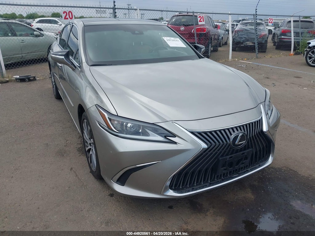 Lexus ES 2021