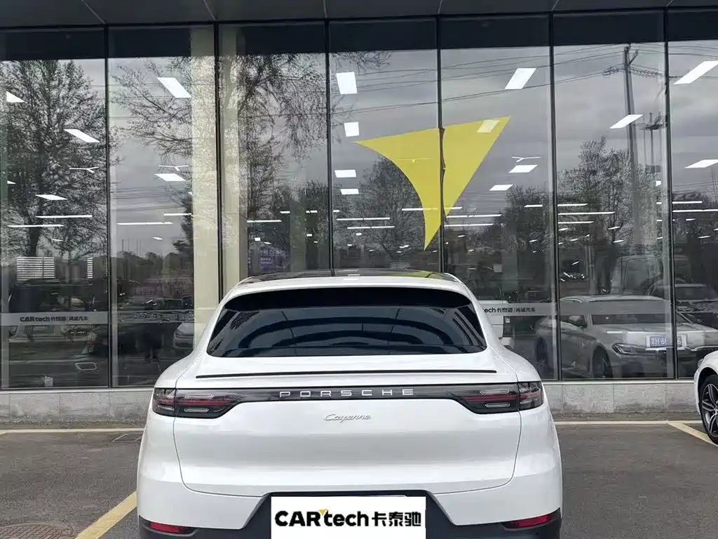 Porsche Cayenne 2021