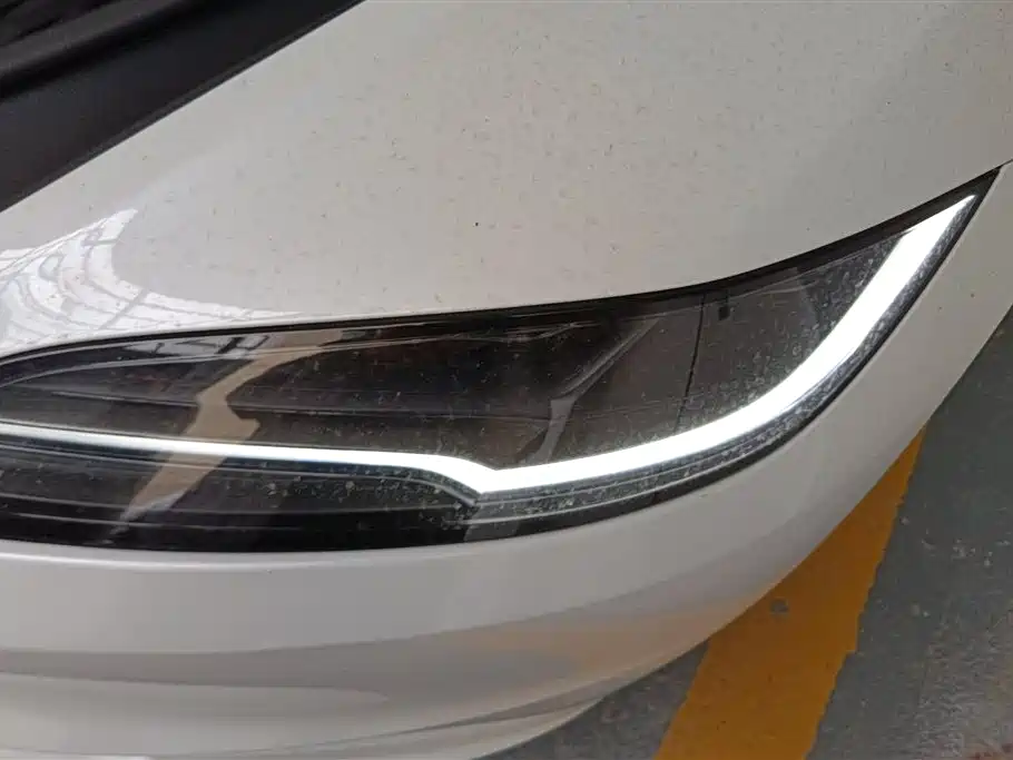 Tesla Model 3 2025