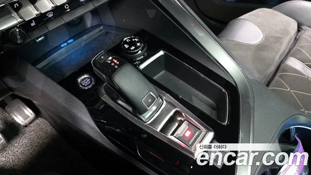 Peugeot 5008 2021