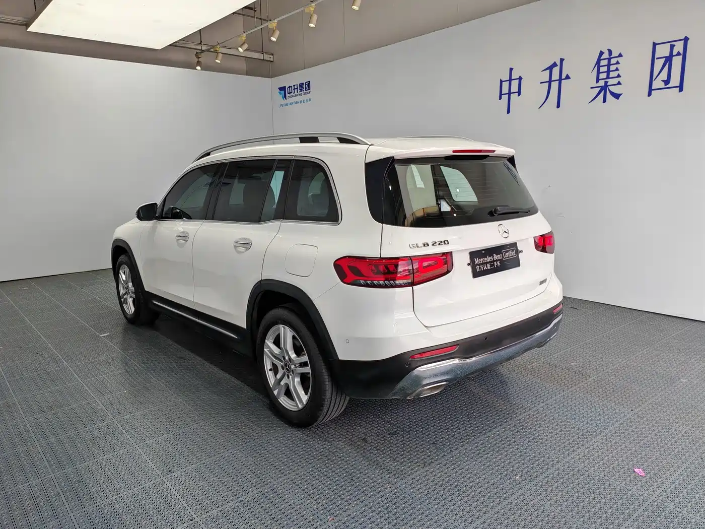Mercedes-Benz GLB 2023