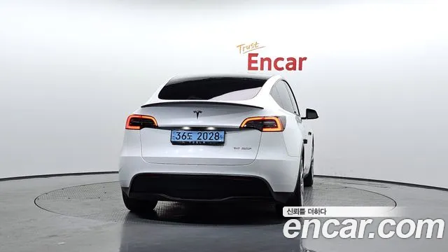 Tesla Model Y 2021