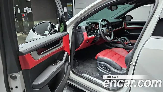 Porsche Cayenne 2025