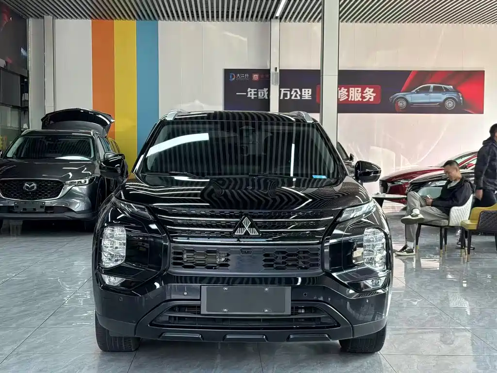 Mitsubishi Outlander 2023