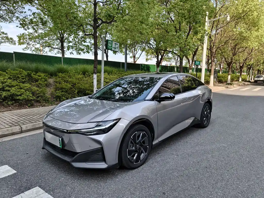 Toyota bZ3 2023