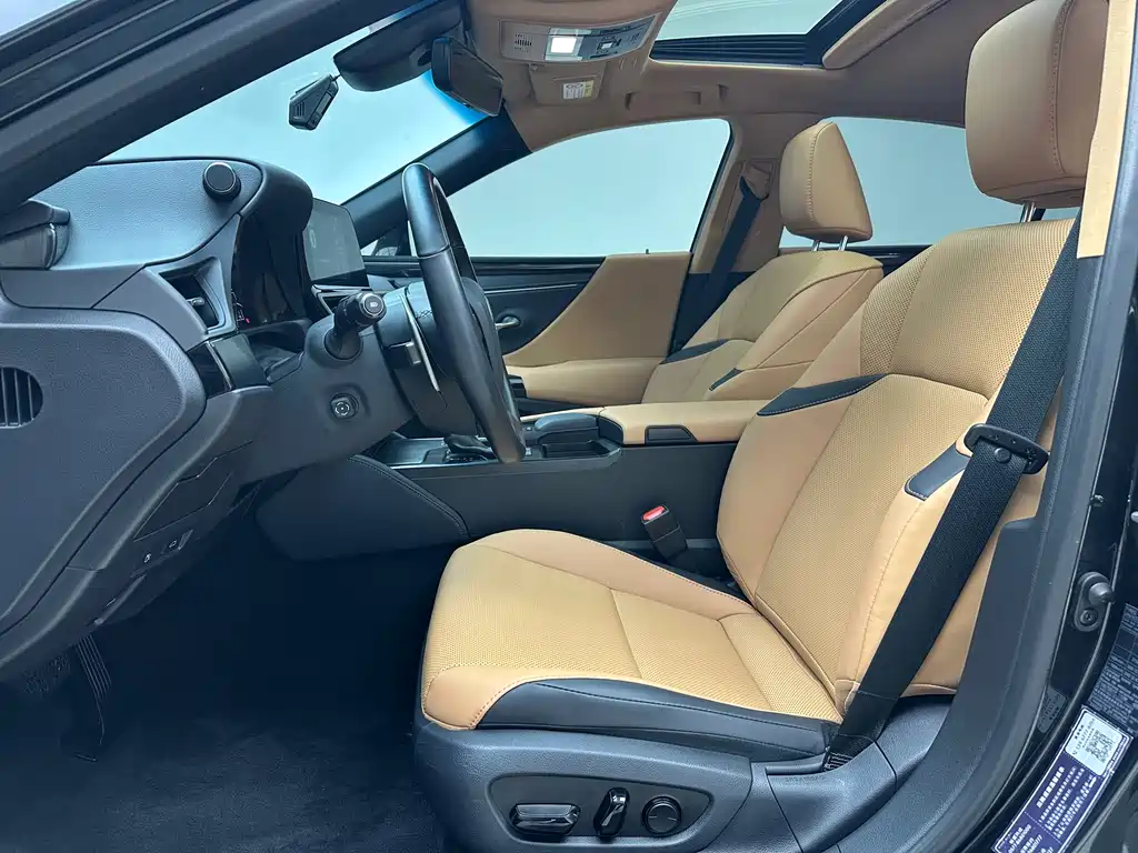 Lexus ES 2022