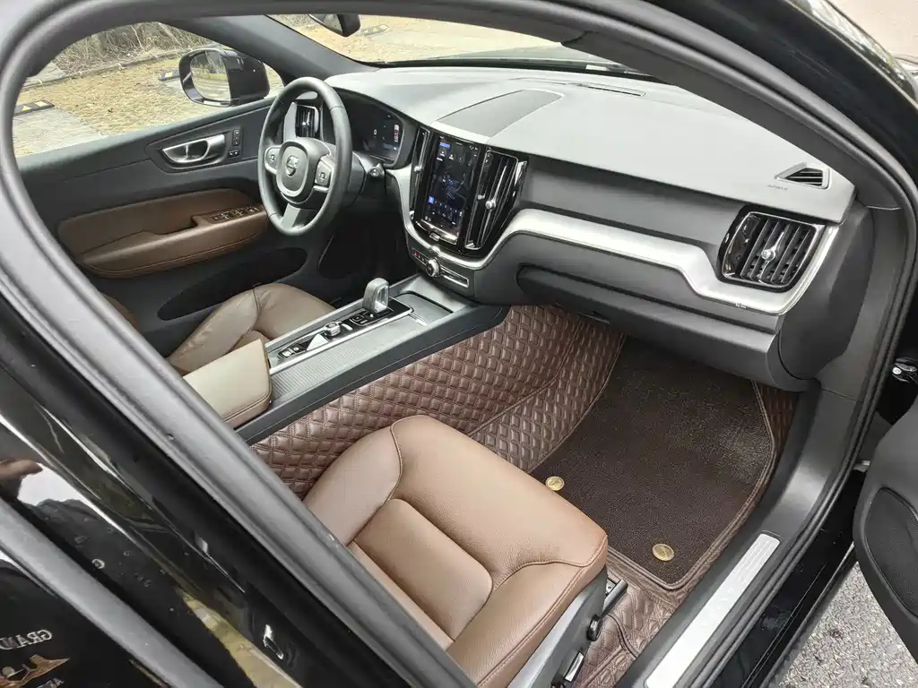 Volvo XC60 2023