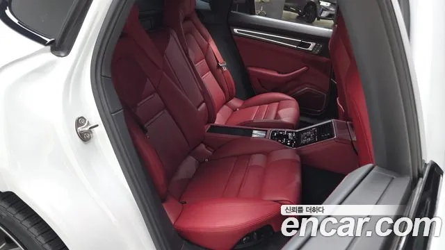 Porsche Panamera 2023