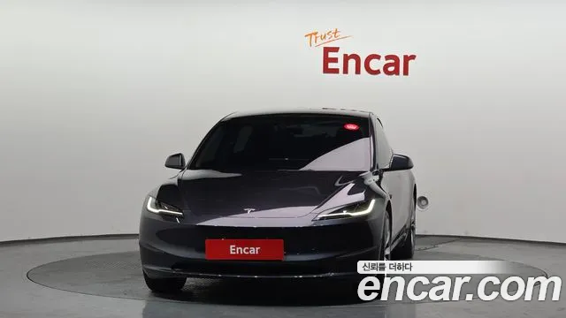 Tesla Model 3 2024